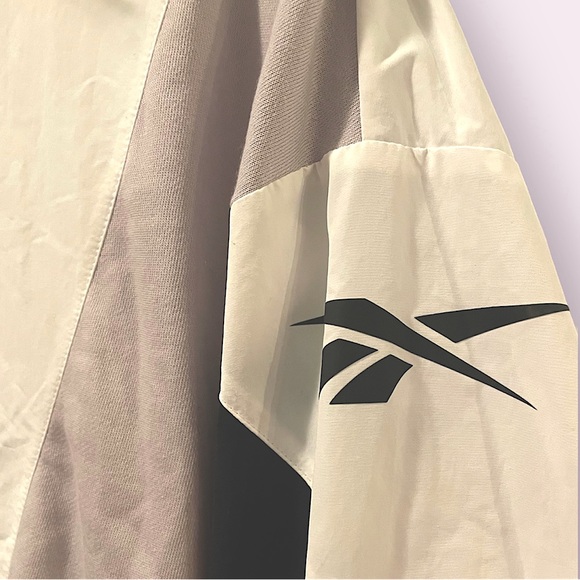 Reebok Pullover Sweater/Windbreaker - Picture 3 of 3